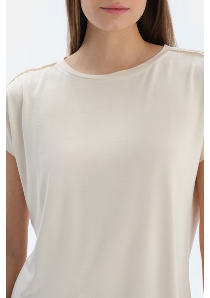 Ekru Dantel Detaylı Tişört Pantolon Pijama Takımı indirimleri