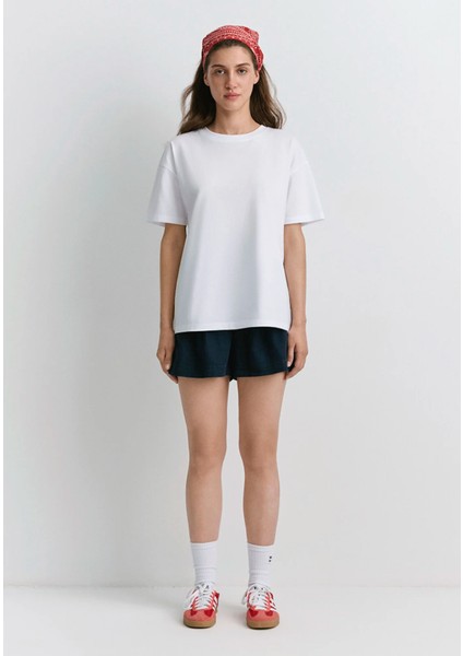 Sade Beyaz Bisiklet Yaka Düz Kısa Kollu Kadın Tişört Oversize