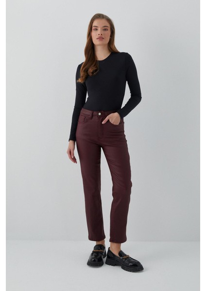Deri Görünümlü Likralı Pantolon Bordo