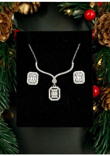 925 Ayar Gümüş Baget Zirkon Gerdanlık Set – Kolye Küpe | Işıklı Kutulu