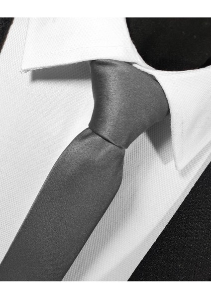 Ekstra Ince Füme Renk Düz Slim Fit 4 cm Genişliğinde Kravat Mendil Seti Slim Fit Dar