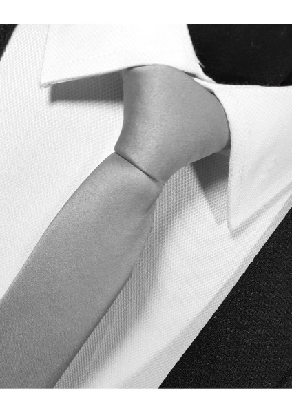 Ekstra Ince Gümüş Gri Renk Düz Slim Fit 4 cm Genişliğinde Kravat Mendil Seti Slim Fit Dar