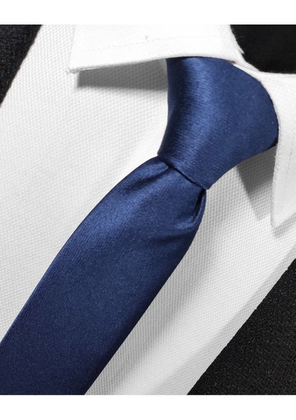 Ekstra Ince Lacivert Renk Düz Slim Fit 4 cm Genişliğinde Kravat Mendil Seti Slim Fit Dar
