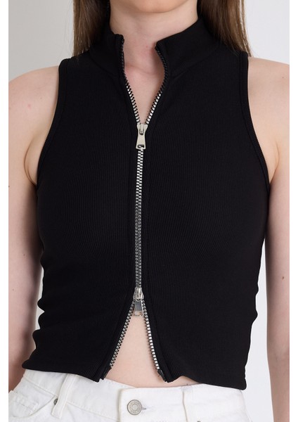 Siyah Fermuar Detaylı Kolsuz Crop Bluz 2226 fırsatları