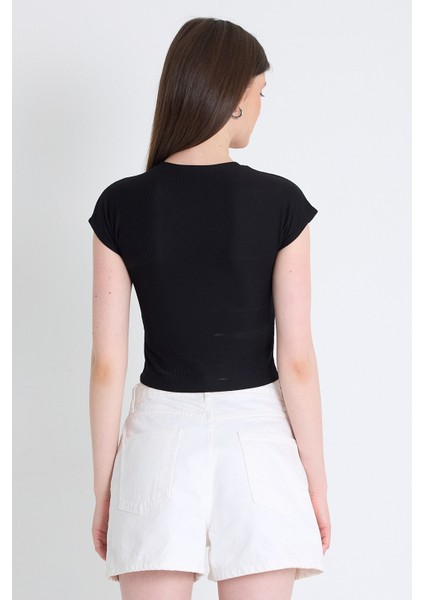 Siyah Taş Detaylı Slim Fit Crop Tişört 9207M indirimleri