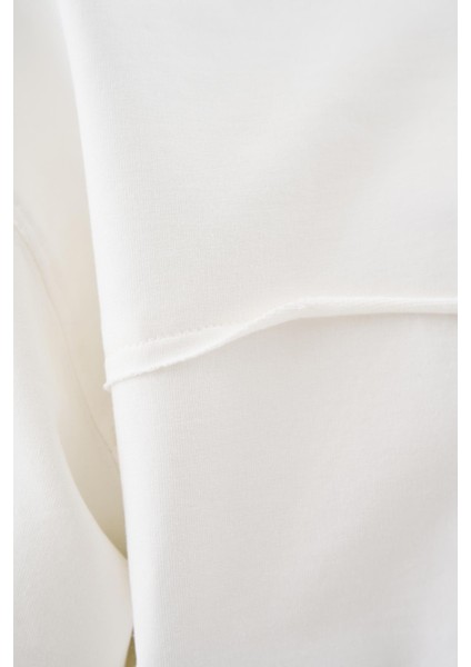 Erkek Technical Embroidered Oversize Ekru Tişört modelleri