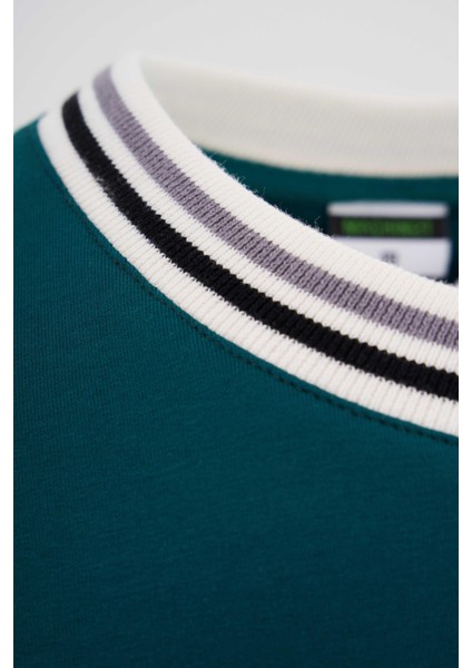 Erkek Striped Collar And Embroidered Oversize Oil Green Tişört modelleri
