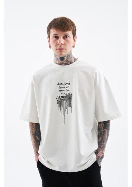 Erkek Printed And Zebra Oversize Ekru Tişört fırsatları