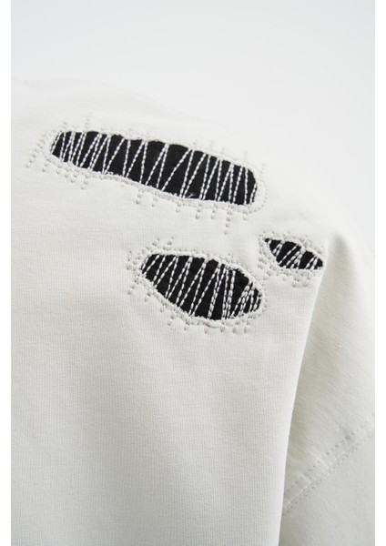 Erkek Patchwork And Stitched Oversize Uzay Grisi Tişört fırsatları