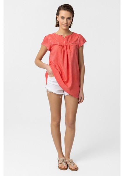 Nar Çiçeği Sırtı Nakışlı Kısa Kollu Pamuklu Gömlek Bluz fiyatları