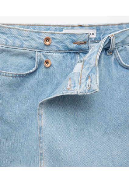 Pamuklu Düğme Detaylı Cepli Asimetrik Mini Denim Şort Etek