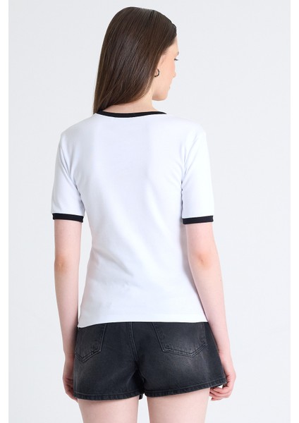 Beyaz Yazı Baskılı Relaxed Fit Tişört 5793 indirimleri