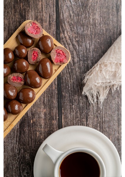 Sütlü Çikolata Kaplı Dondurularak Kurutulmuş Ahududu – Doğal Freeze Dry Meyve Atıştırmalık 80G modelleri