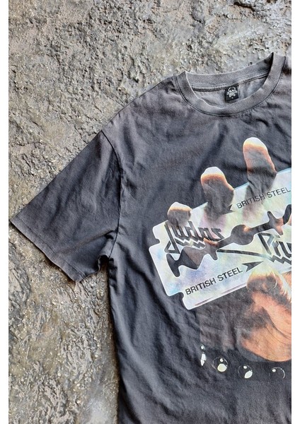 Judas Priest British Steel Boxy Fit T-Shirt modelleri