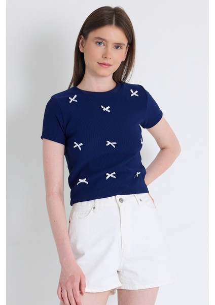 Laci Kurdele Detay Crop Tişört 2202 fiyatları
