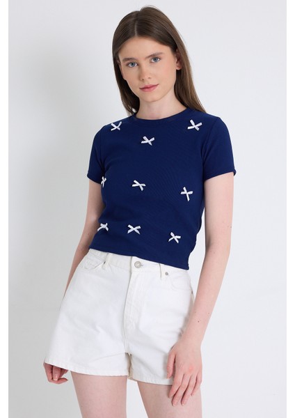 Laci Kurdele Detay Crop Tişört 2202 modelleri