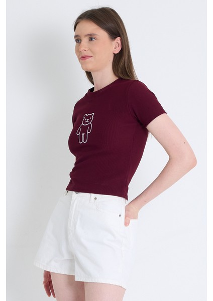 Bordo Ayıcık Işlemeli Slim Fit Crop Tişört 2217