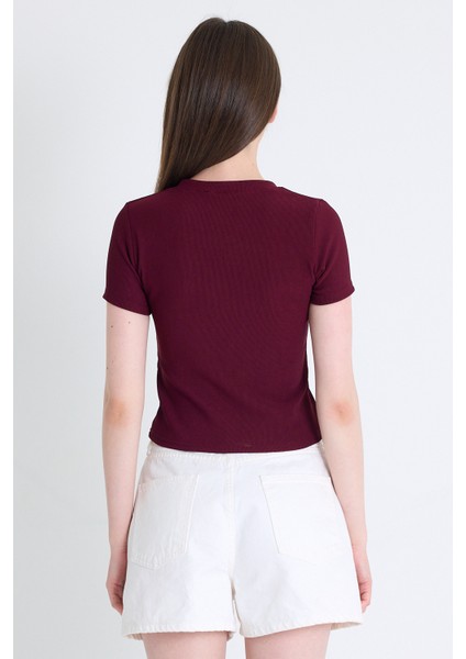 Bordo Ayıcık Işlemeli Slim Fit Crop Tişört 2217 indirimleri