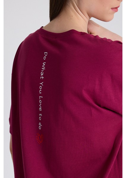 Bordo Arka Yazı Baskılı Kalpli %100 Pamuk Oversize Tişört 2150-33M fırsatları