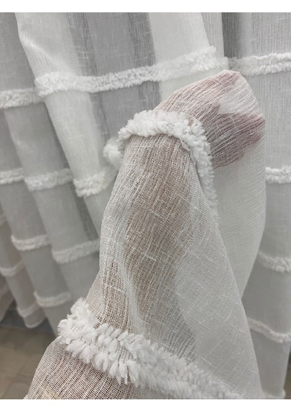 Keten Zeminli Alya Çizgili Ponponlu Tül Perde – 1/2,5 Orta Pileli,ütü Gerektirmez, Modern Tasarım