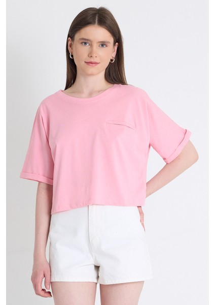 Pembe Cep Detaylı Bisiklet Yaka Crop Tişört 2136M