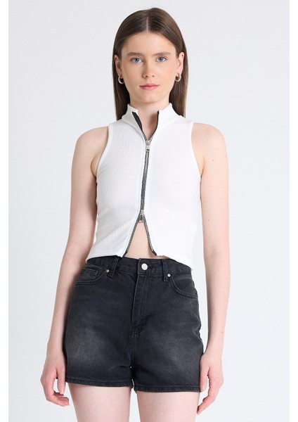 Beyaz Fermuar Detaylı Kolsuz Crop Bluz 2226 fiyatları