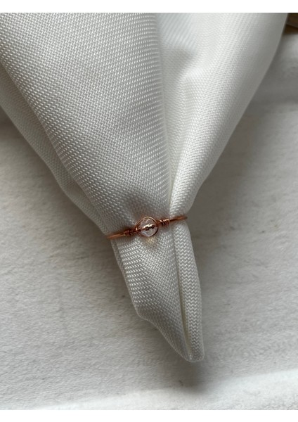 Minimal Şeffaf Kristal Taşı Bakır Ayarlanabilir Tel Yüzük