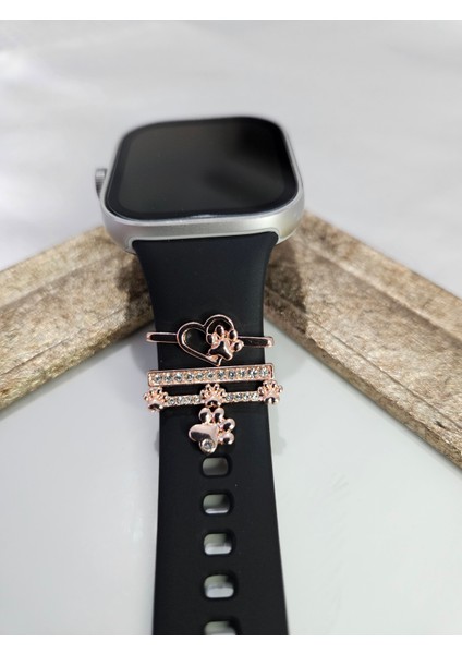 Apple Watch Uyumlu Kalp ve Pati Detaylı 4’lü Charm Akıllı Saat Kordon Aksesuarı