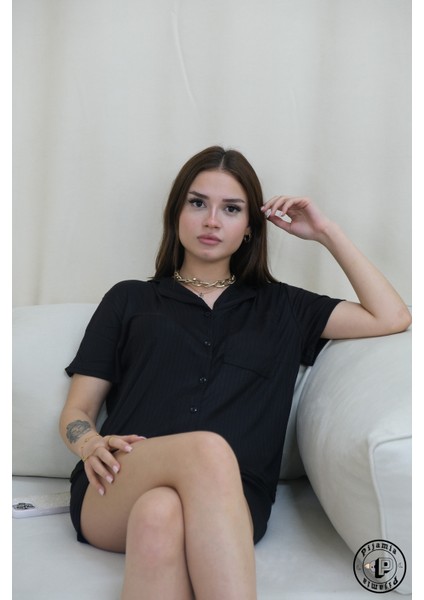 Siyah Düğmeli Şortlu Kısa Kollu Kadın Pijama Takımı