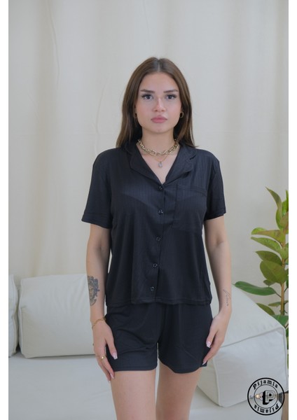Siyah Düğmeli Şortlu Kısa Kollu Kadın Pijama Takımı