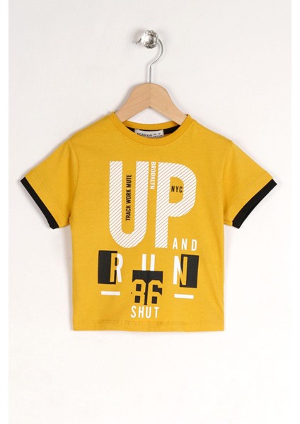 Erkek Çocuk Hardal Renkli Up Baskılı Kısa Kollu Tişört modelleri