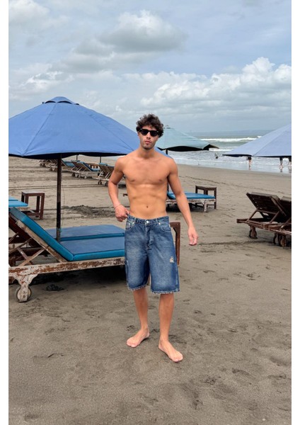 Eskitme Detaylı Yırtık Kot Şort modelleri