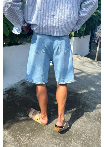 Yırtık Detay Buz Mavi Kot Şort fiyatları