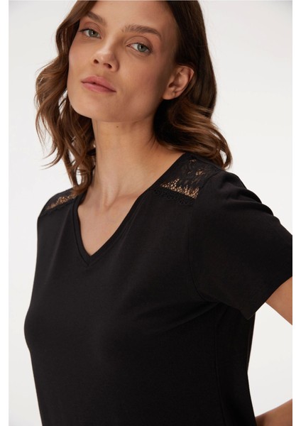 11392 Bayan T-Shirt ve Pantolon Takım