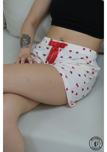 Beyaz Kalp Desenli Şort Kadın Pijama Altı modelleri