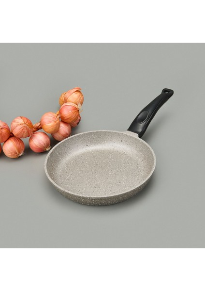 Döküm Tava - Bej / Siyah - 24 cm