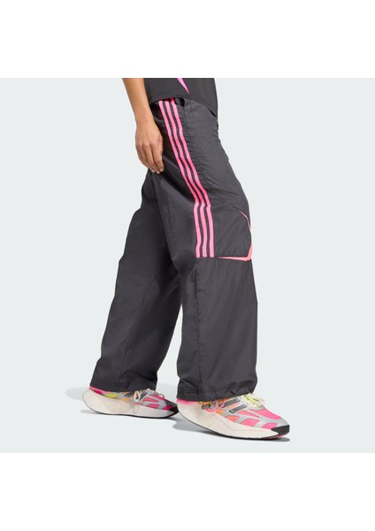 Originals JZ8261 Teamgeist Adicolor Oversized Track Pants fırsatları