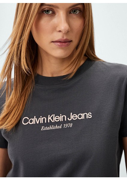 Bisiklet Yaka Baskılı Siyah Kadın T-Shirt J20J224914BAN fiyatları