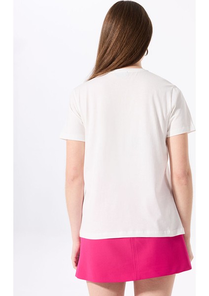 Kırık Beyaz Kadın Relaxed Baskılı T-Shirt F5SL-TST0378 indirimleri