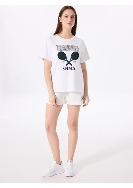 Beyaz Kadın Lastikli Relaxed Nakışlı Sweat Şort F5SL-SHT0366 fiyatları