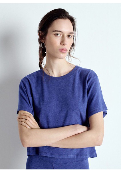 Mavi Kadın Geniş Fit Düz T-Shirt YPA02GE25_MURE Chıne