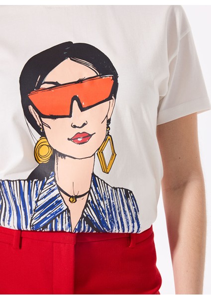 Kırık Beyaz Kadın Relaxed Düz T-Shirt F5SL-TST0283 fırsatları