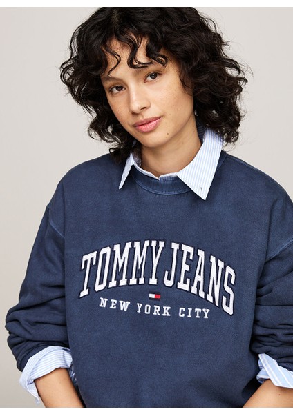 Nakışlı Bisiklet Yaka Lacivert Kadın Sweatshirt Tjw Rlx Varsıty Crew modelleri