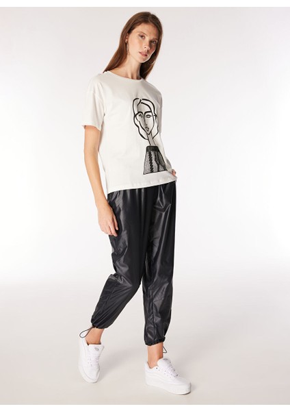 Kırık Beyaz Kadın Basic Baskılı T-Shirt F4WL-TST0370 modelleri