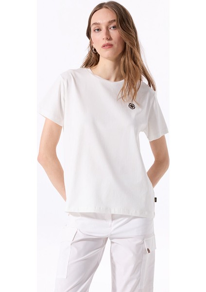 Kırık Beyaz Kadın Relaxed Düz T-Shirt J5SL-TST7186 modelleri