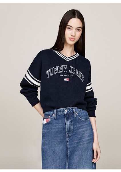 Yuvarlak Yaka Nakışlı Lacivert Kadın Kazak Tjw Crp Varsıty V-Neck Sweater fiyatları