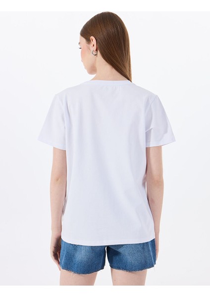 Beyaz Kadın Relaxed Nakışlı T-Shirt M5SL-TST1848 fırsatları