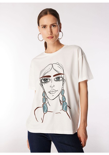 Kırık Beyaz Kadın Basic Nakışlı T-Shirt F4WL-TST0356 modelleri