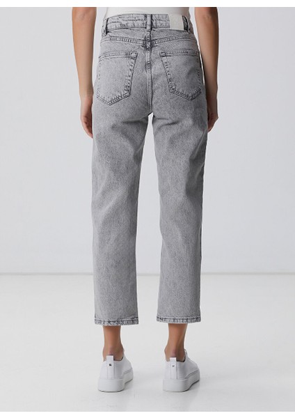 Gri Kadın Straight Denim Pantolon 1095095 fırsatları