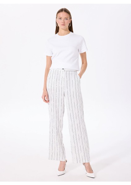 Beyaz Kadın Basic Düz T-Shirt F4WL-TST0758 fiyatları